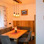 Rohrmoser Mit 1 Schlafzimmer Hüttschlag