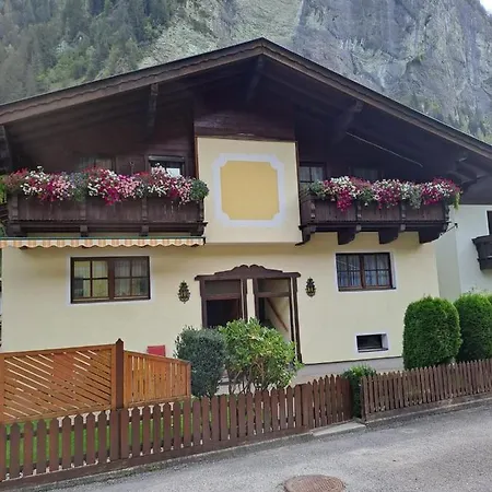 Rohrmoser Mit 1 Schlafzimmer Apartment