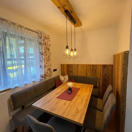 Rohrmoser Mit 1 Schlafzimmer *