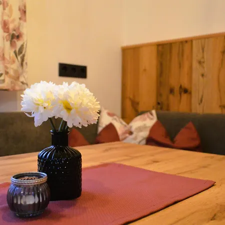 Rohrmoser Mit 1 Schlafzimmer Apartman