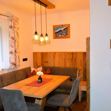 Rohrmoser Mit 1 Schlafzimmer Hüttschlag