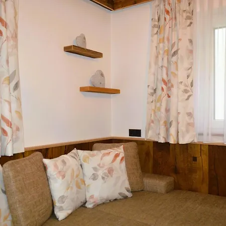 Rohrmoser Mit 1 Schlafzimmer *