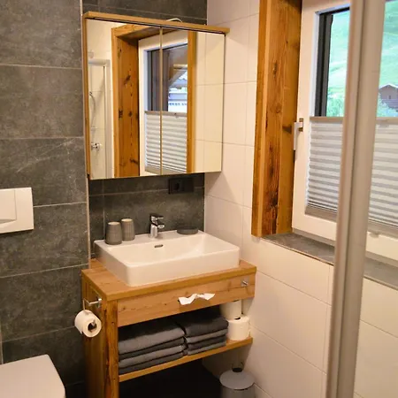 Rohrmoser Mit 1 Schlafzimmer *