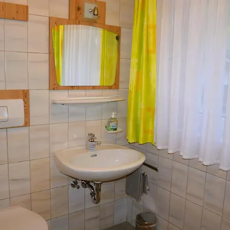 Rohrmoser Mit 1 Schlafzimmer Apartman