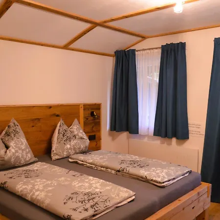 Rohrmoser Mit 1 Schlafzimmer Daire