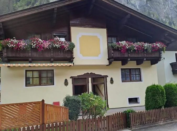 Rohrmoser Mit 1 Schlafzimmer Daire