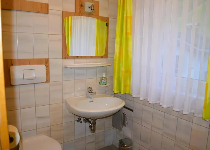 Rohrmoser Mit 1 Schlafzimmer アパート